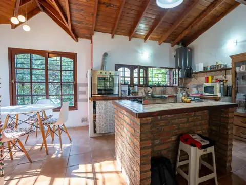 Casa en Venta con 3 dormitorios , Apto Banco , entre caminos , City Bell
