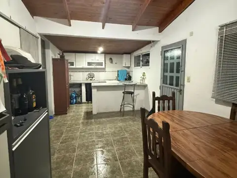 CASA EN VENTA - LA PLATA