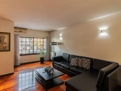 VENTA TRIPLEX 5amb JARDIN PARRILLA COCHERA DOBLE