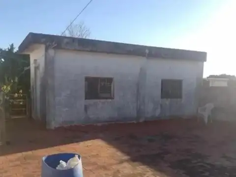 Casa 4 ambientes con 1 baño