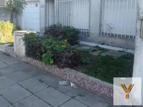 Casa en venta - 3 Dormitorios 1 Baño - El Palomar