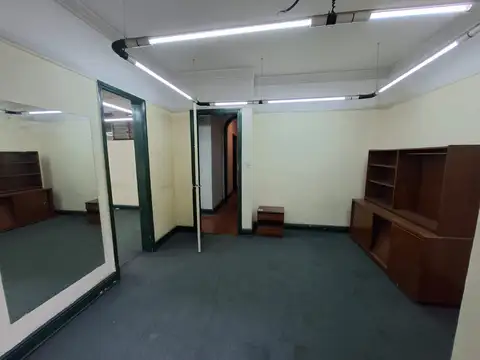 ALQUIILO DEPARTAMENTO 3 AMBIENTES CON DEPENDENCIA EN EL CENTRO DE CABALLITO