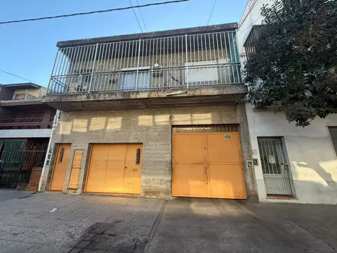 GALPÓN DEPÓSITO CON GARAGE LOCAL Y TRES DEPTOS