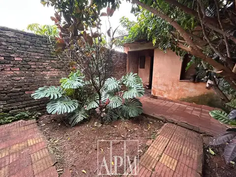 Casa en Alquiler con 2 cocheras