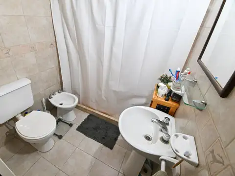 Casa 2 dormitorios con cochera barrio Rivadavia