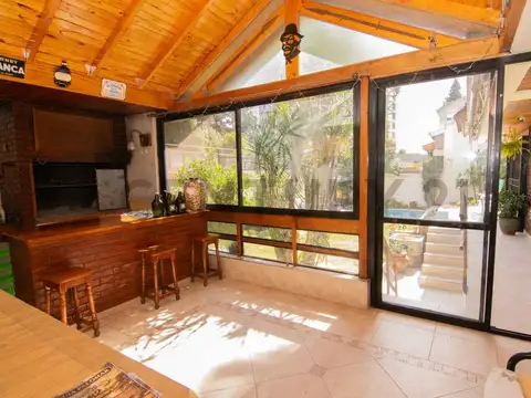 Casa 4 ambientes con 4 baños