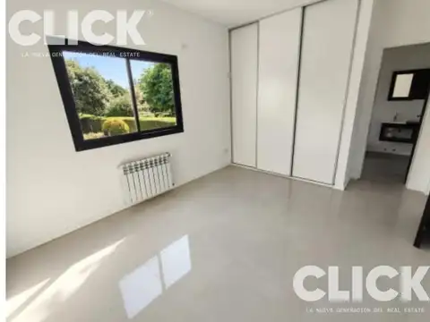 Casa en Venta en Don Torcuato, USD 180.000