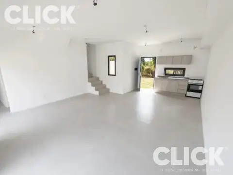 Venta - Casa con jardín - Don Torcuato