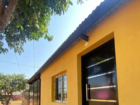 (A111) CASA 3 DORMITORIOS - B° ITAEMBÉ MINÍ