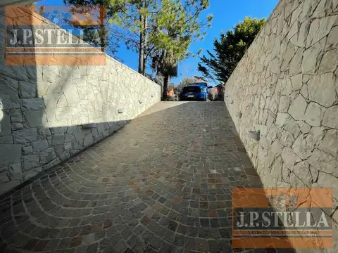 Casa 6 ambientes con 5 baños