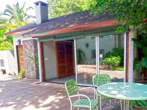 Chalet de dos plantas. Excelente ubicación.