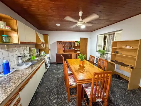 Casa 6 ambientes con 1 baño