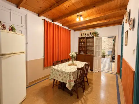 Venta casa cuatro ambientes Patio  Sarandi