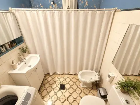 Venta casa cuatro ambientes Patio  Sarandi
