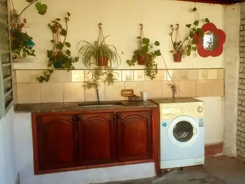 VENDO CASA 2 Dorm- Cdad. de La Falda Calle Mitre 46, Bo. Santa Rosa