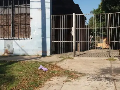 VENTA CASA A REFACCIONAR EN VILLA LUZURIAGA