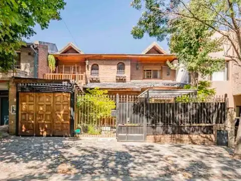 CASA EN VENTA 8 AMB BÉCCAR JARDÍN PISCINA COCHERA