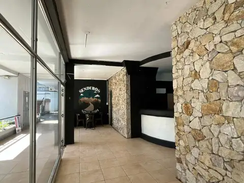 Venta Local Pinamar Centro, excelente ubicación.