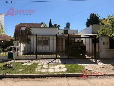 Venta Casa 3 ambientes en Jose C. Paz con Parque APTO CREDITO