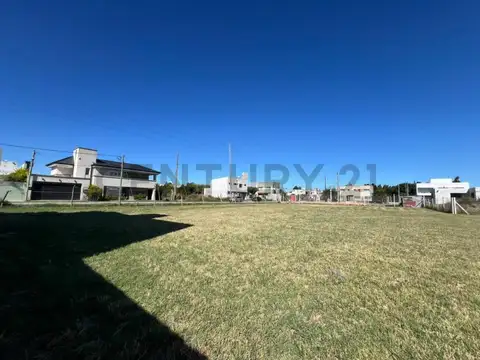 VENTA DE LOTE EN GONNET 4 Y 499