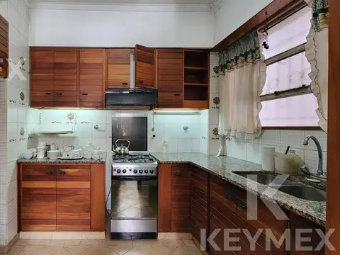 Depto Tipo Casa en Venta de 5 ambientes