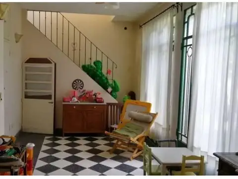 Casa 5 ambientes con 3 baños
