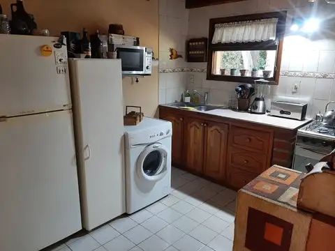 Casa en Alquiler con 2 cocheras