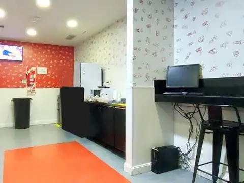 Oficinas con salon de 10x15