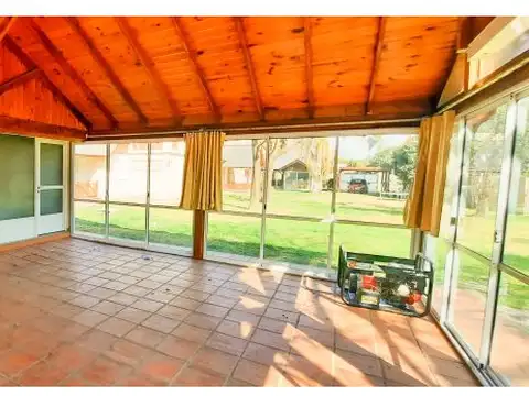 Casa 7 ambientes con 3 baños