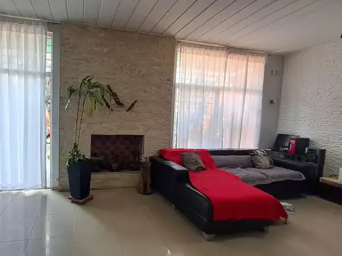 Depto Tipo Casa en Venta 40 años
