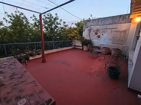 AMPLIO PH EN EXCELENTE UBICACIÓN, TRES PLANTAS Y 4 DORMITORIOS, Cafayate 4200 - Villa Lugano