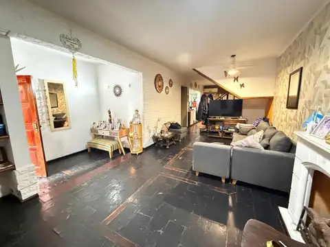 Casa 4 ambientes con 2 baños