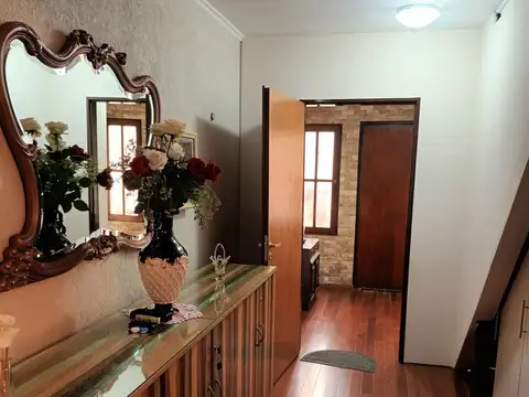 Depto Tipo Casa en Alquiler en Villa Sarmiento, $ 1.100.000
