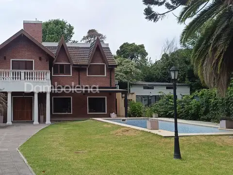 Casa Chalet  en Venta en Parque Leloir, Ituzaingó, G.B.A. Zona Oeste