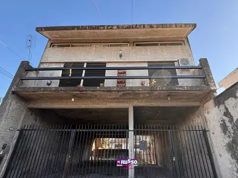 Venta de Casa Multifamiliar con Galpón en San Justo