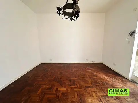 Depto Tipo Casa en Alquiler 40 años