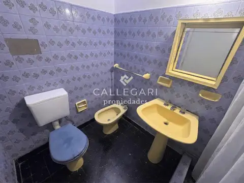 Depto Tipo Casa 4 ambientes con 2 baños