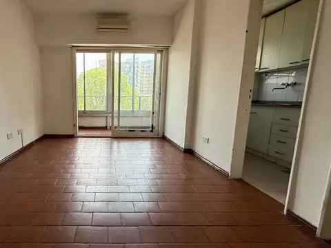 Departamento de 1 Ambiente al Frente Balcon Lavadero Cocina Completa Aire Split