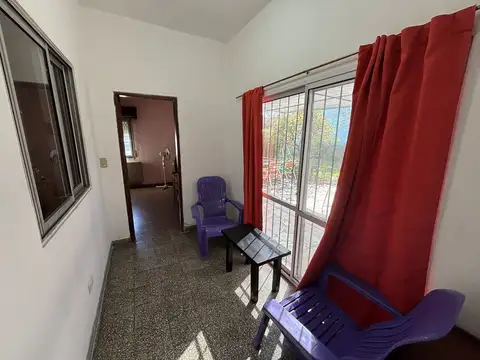 Casa 3 ambientes con amplio parque! RETASADA
