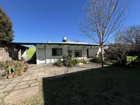 Casa 3 ambientes con amplio parque! RETASADA