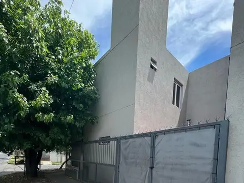 Depto Tipo Casa en Venta en Castelar, USD 73.000