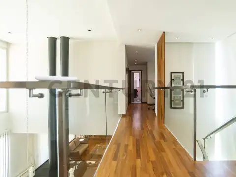 Casa en venta 3 dormitorios , garage.