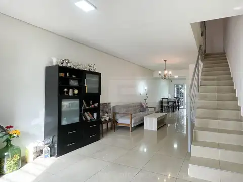 Casa en Alquiler de 3 dormitorios