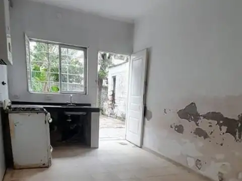 Casa 3 ambientes con 1 baño