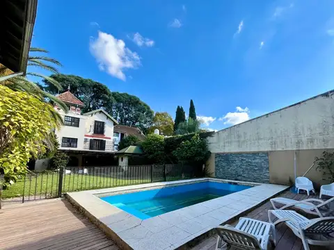 VENTA CASA 6 AMB EN VTE LOPEZ C/PILETA