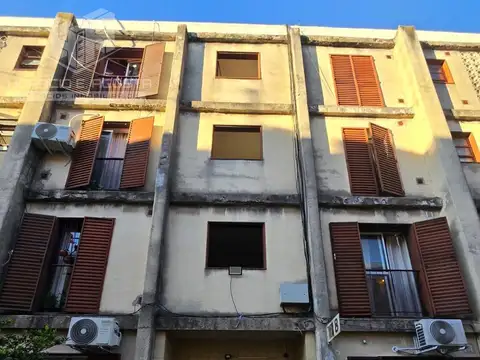 J.M.Campos 2114 edificio 8 PB B al 2100
