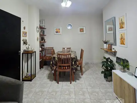 Depto Tipo Casa en Venta 50 años