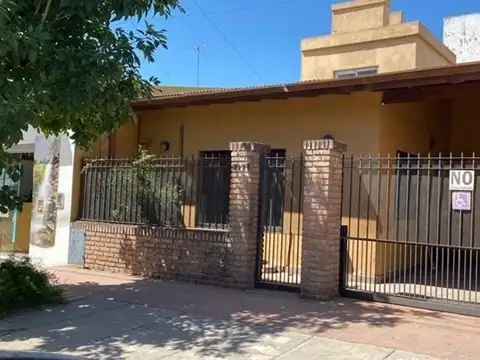 CHALET 3 AMB c/ Gge y Patio - DEL VISO Ctro