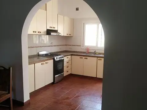 CHALET 3 AMB c/ Gge y Patio - DEL VISO Ctro