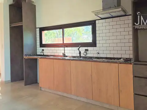 Casa en Venta en Pilar Del Este - Santa Sofia, USD 230.000